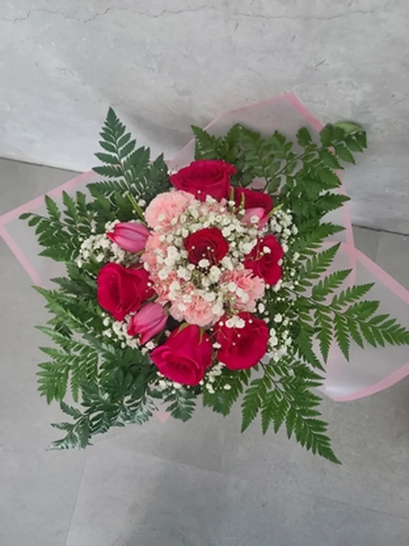 Classic Roses Bouquet